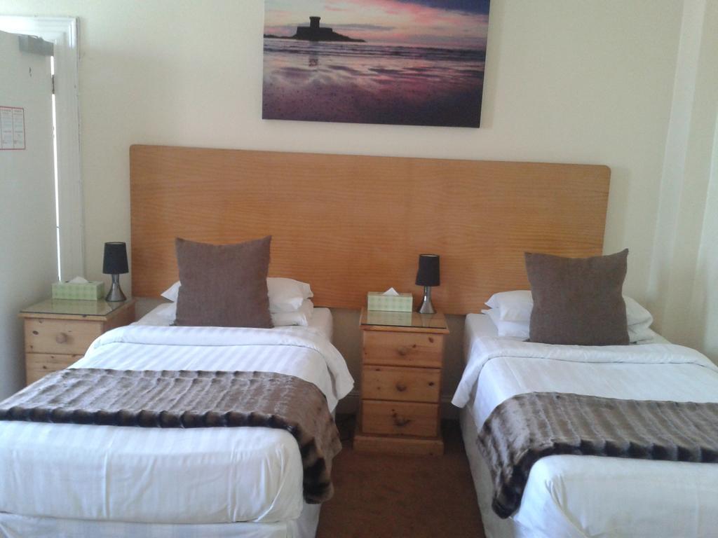 Franklyn Guesthouse Saint Helier Ruang foto