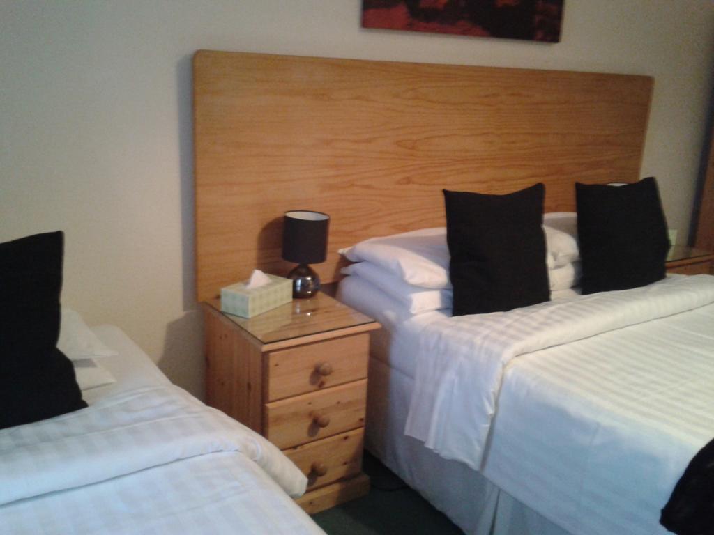 Franklyn Guesthouse Saint Helier Ruang foto